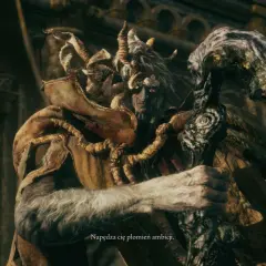 Margit, the Fell Omen z Elden Ring, z rogami i kosturem, patrzy groźnie.