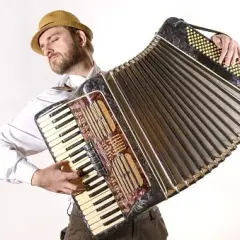Czy nauka gry na akordeonie jest trudna? Oto co musisz wiedzieć