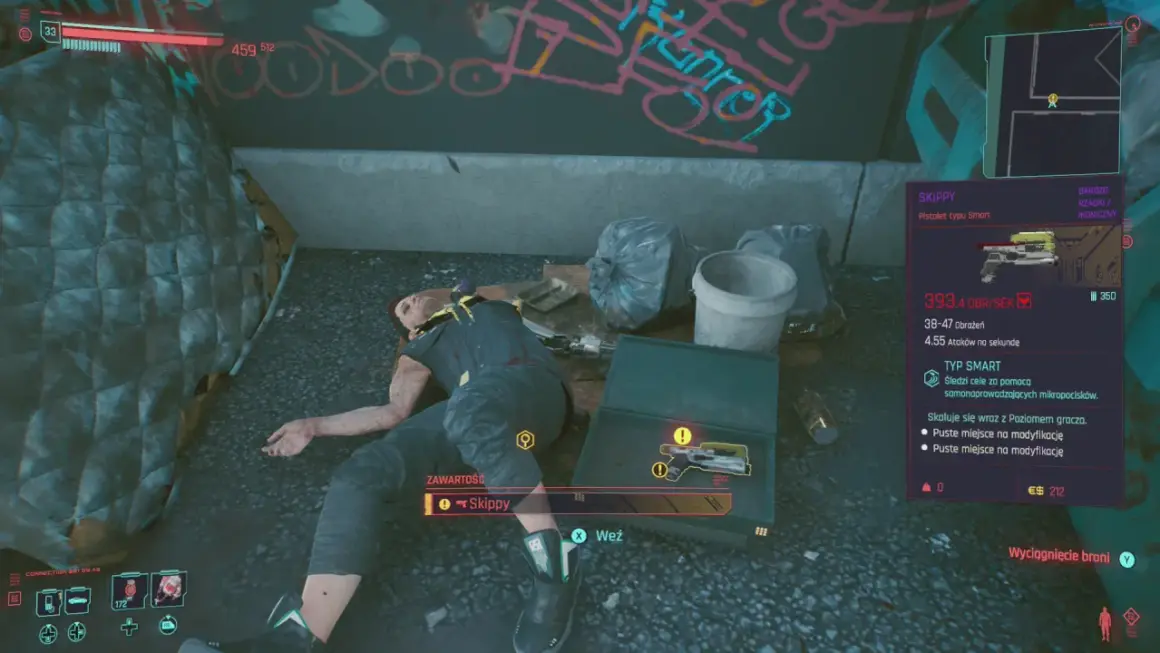 Martwy mężczyzna leży obok walizki z pistoletem Skippy. To ikoniczna broń w świecie skippy cyberpunk.