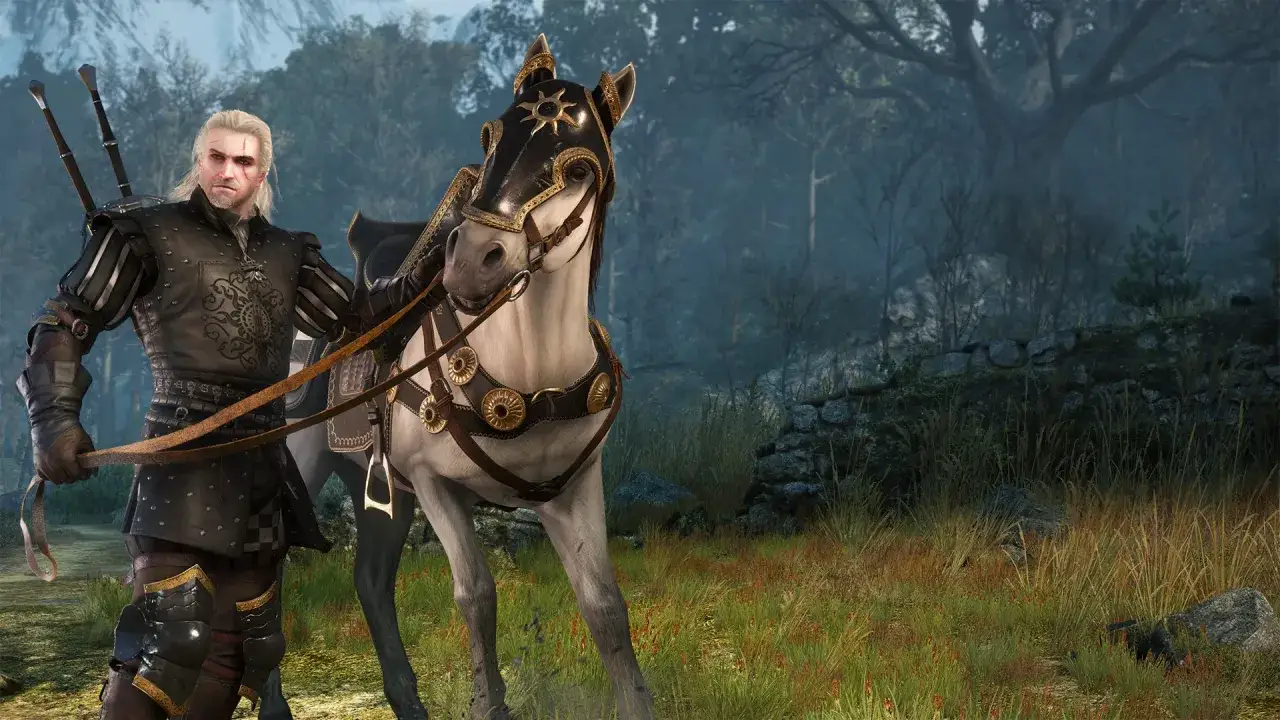 Geralt w zbroi Nilfgaardu z mieczami na plecach prowadzi konia w ozdobnej uprzęży przez leśną polanę.