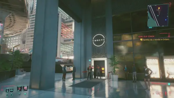 Wejście do klubu Embers, gdzie czeka Hanako. W tle widać futurystyczne budynki, w tym Arasaka Tower.